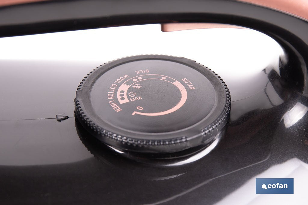 Cofan – Centro de Planchado 3100 W | 8 Bares | Depósito 1,5 L Extraíble | Suela Cerámica